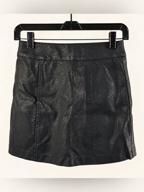 Forever 21 Black Faux Leather Mini Skirt Back Zip Size XS